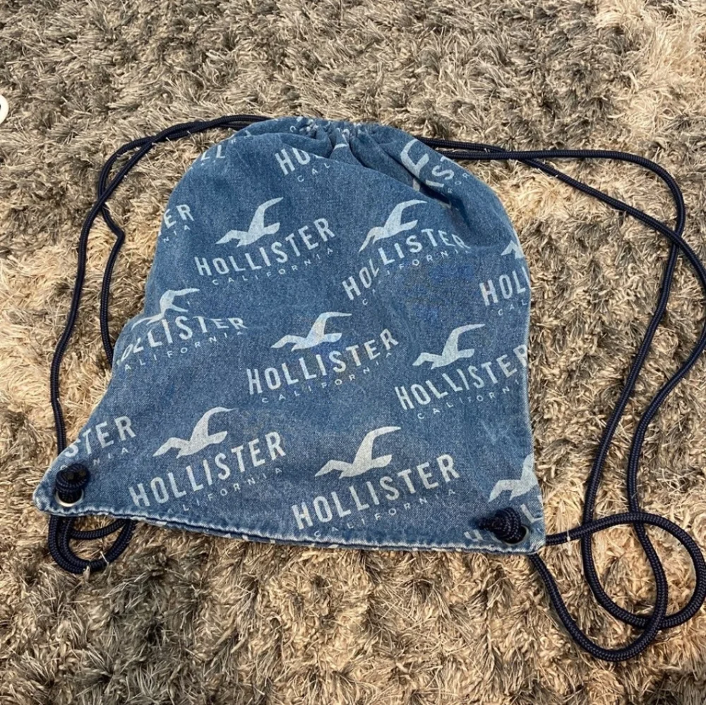 Hollister drawstring‎ backpack